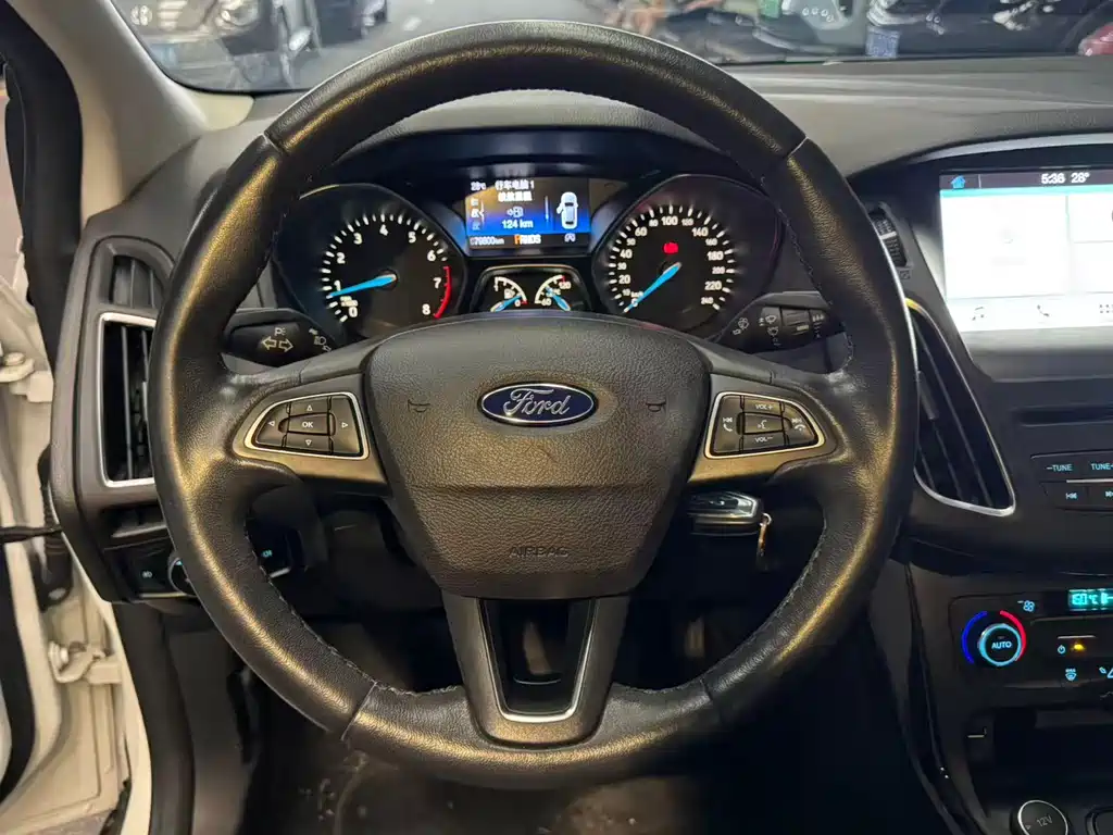 Ford Focus 2017 — фото 13