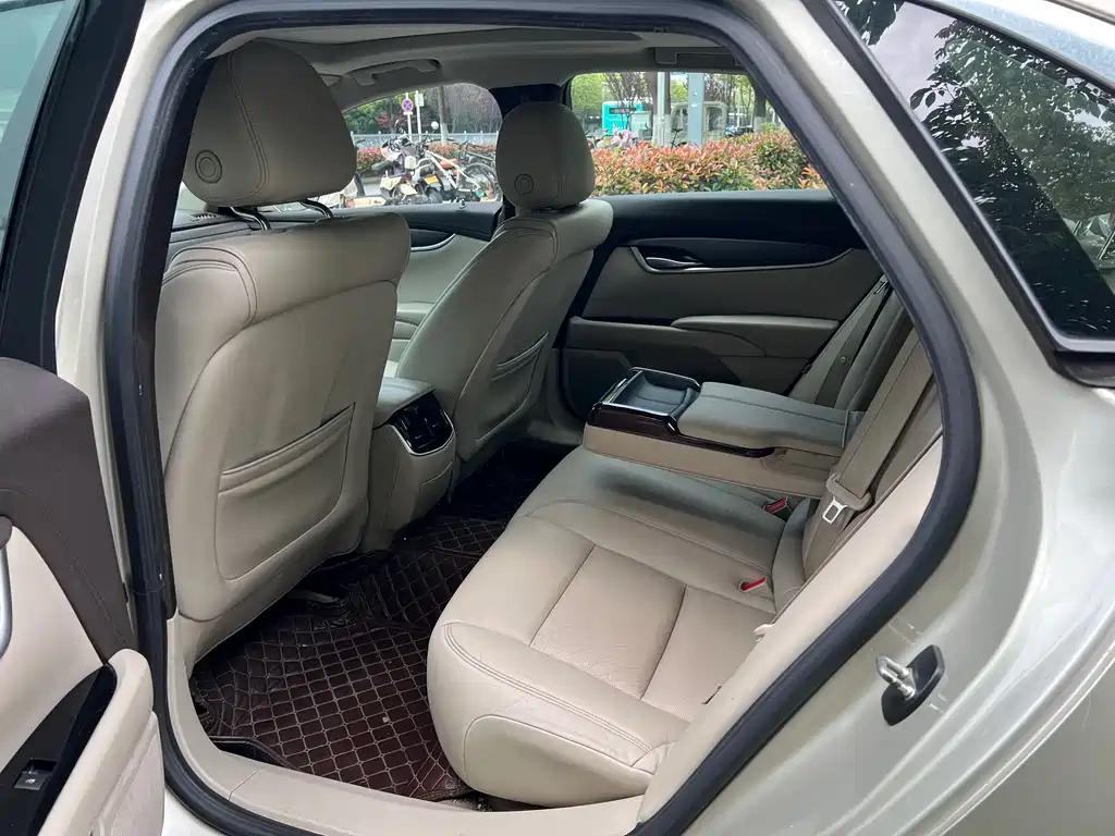 Cadillac XTS 2016 — фото 15