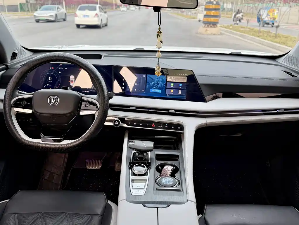 Changan CS75 PLUS 2024 — фото 11