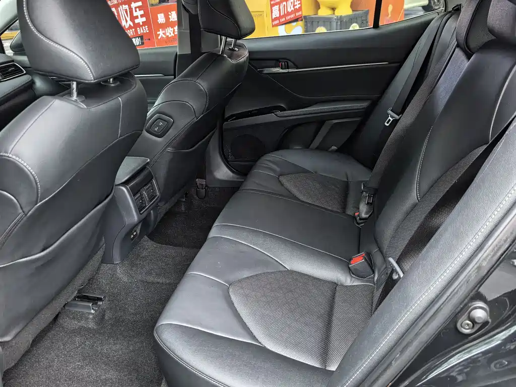 Toyota Camry 2022 — фото 10