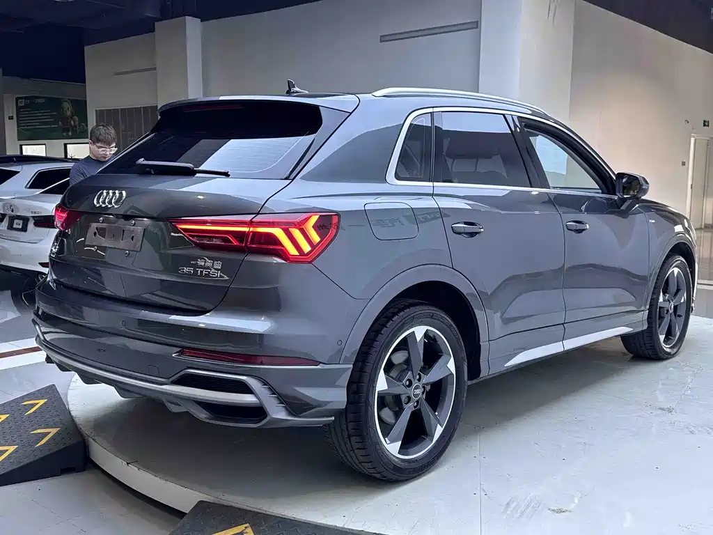 Audi Q3 2023 — фото 6