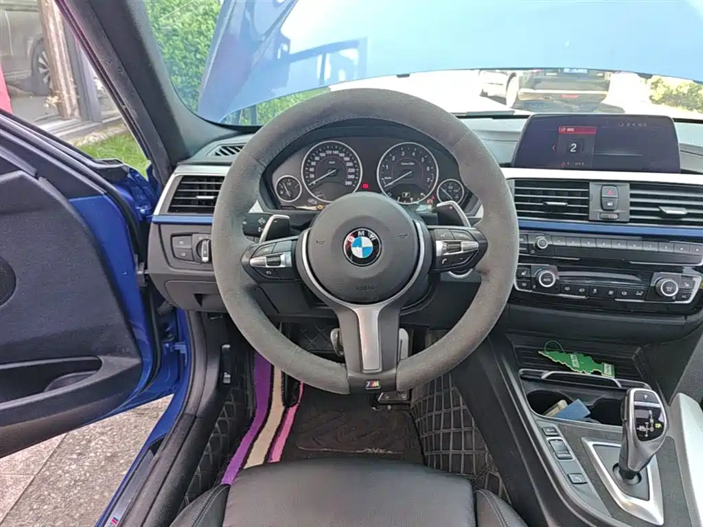BMW 3 Series 2019 — фото 11