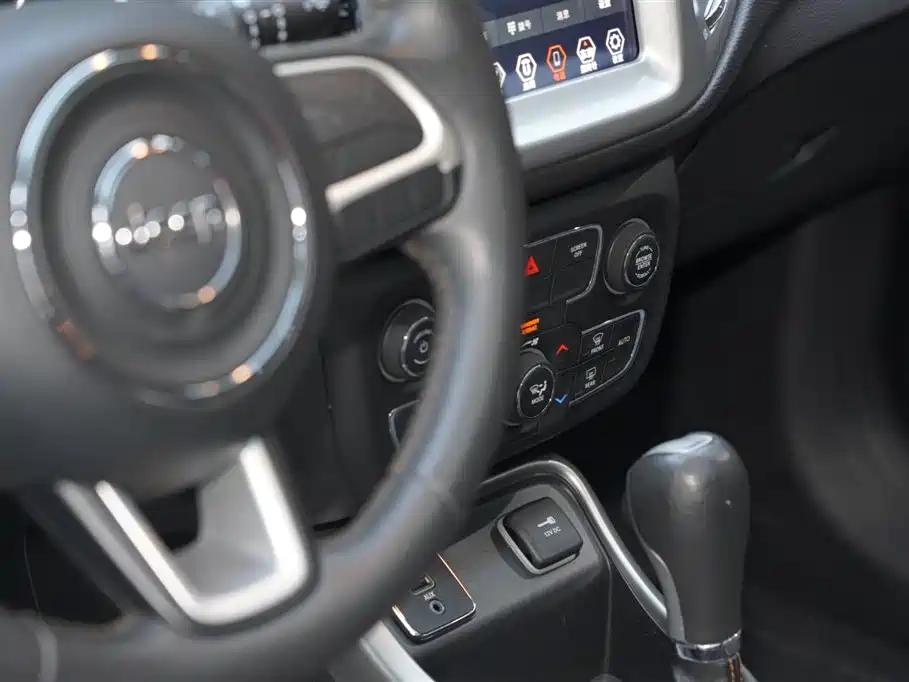 Jeep Compass 2019 — фото 14