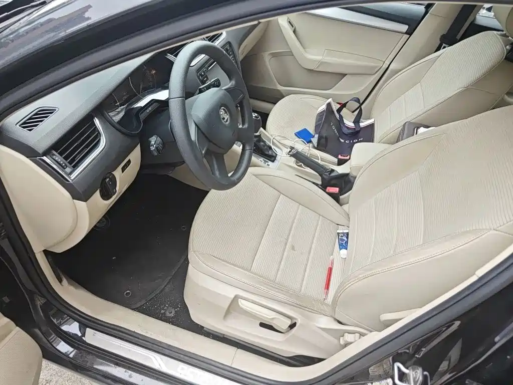 Skoda Octavia 2014 — фото 14