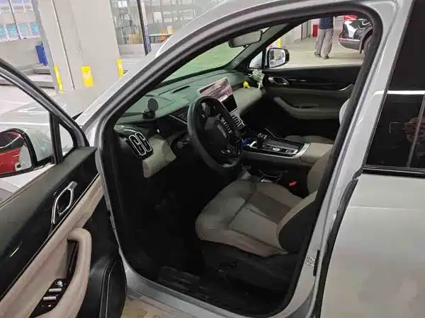 Geely Boyue L 2025