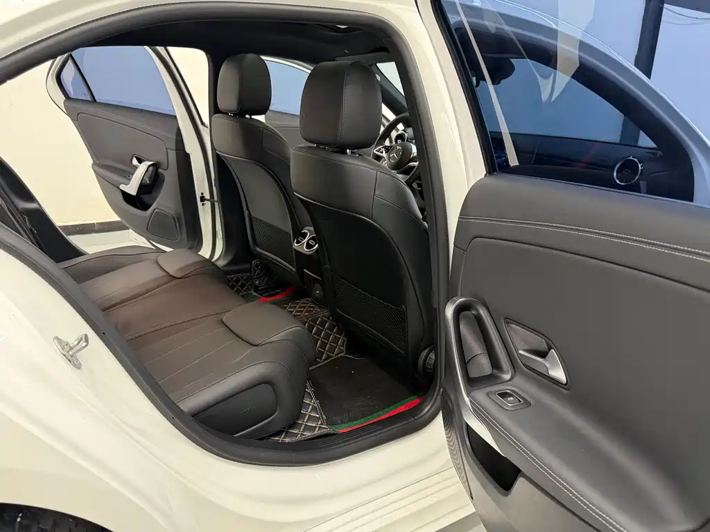 Mercedes-Benz A-Class 2023 — фото 18