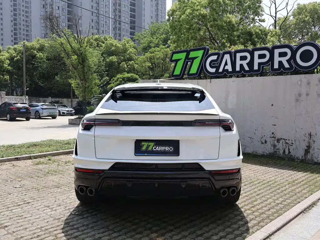 Lamborghini Urus 2023 — фото 10