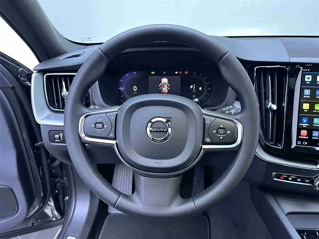 Volvo XC60 2022 — фото 15