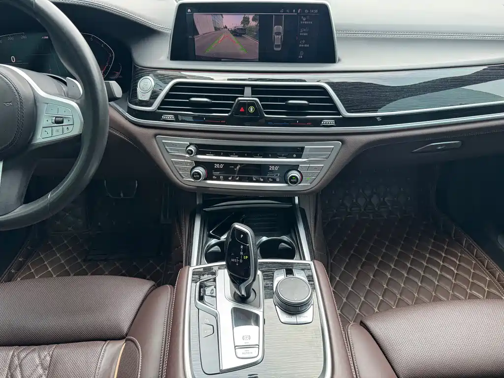 BMW 7 Series 2020 — фото 11