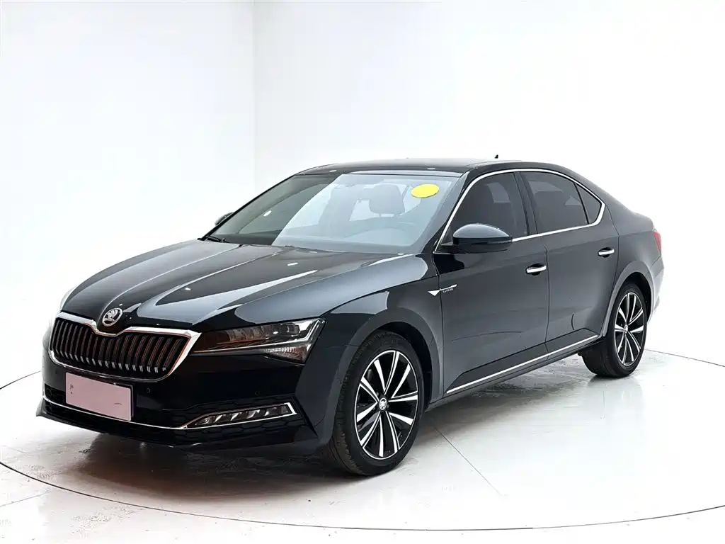 Skoda Superb 2023 — фото 1