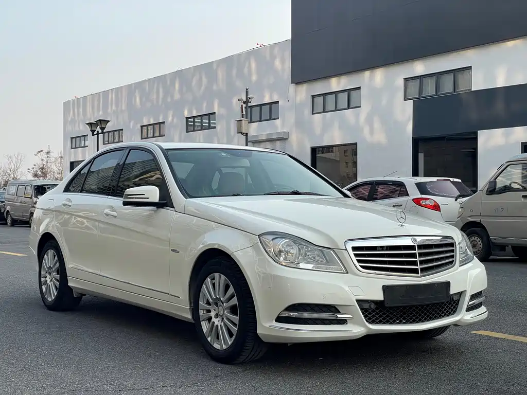 Mercedes-Benz C-Class 2012 — фото 3