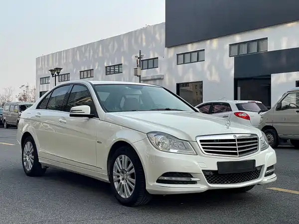 Mercedes-Benz C-Class 2011