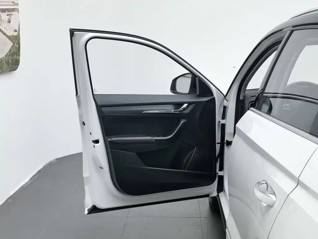 Skoda Kamiq 2023 — фото 8
