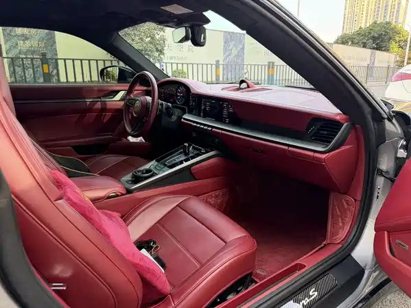 Porsche 911 2020