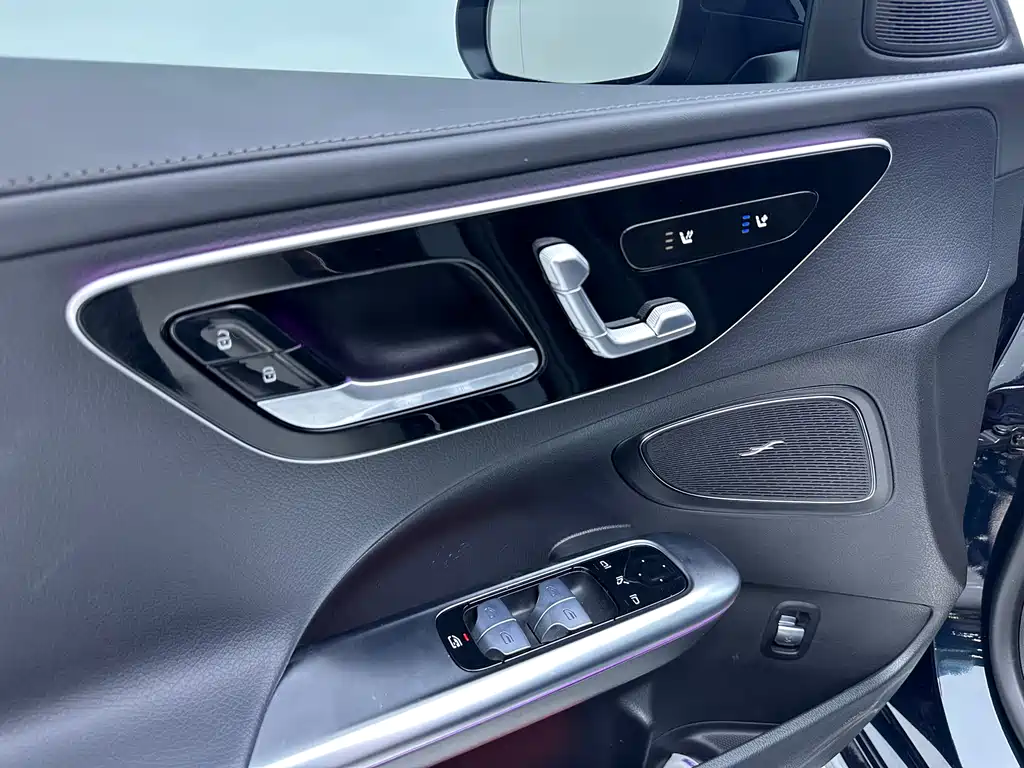 Mercedes-Benz C-Class 2025 — фото 8