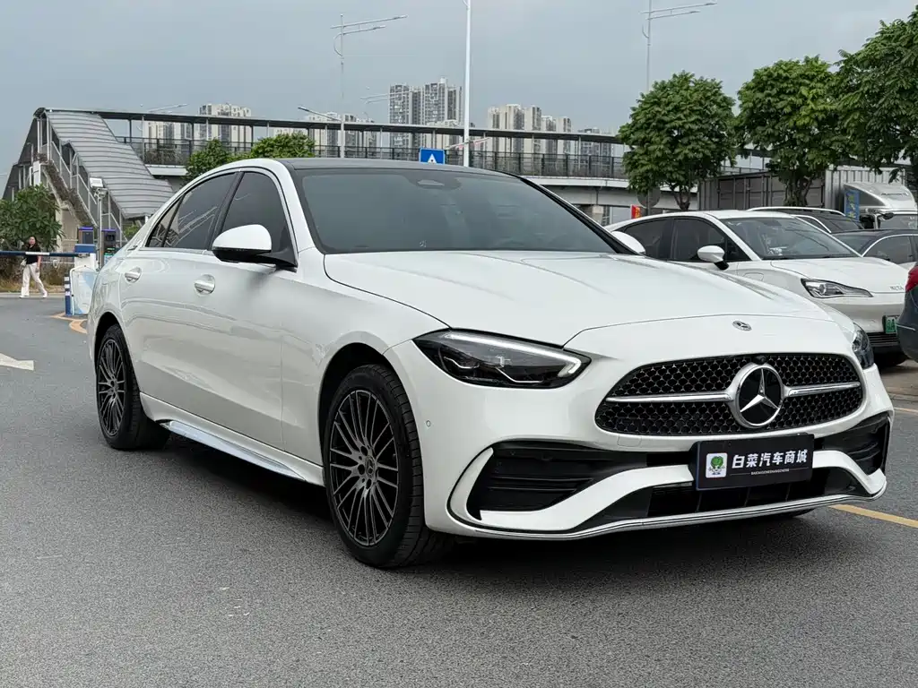 Mercedes-Benz C-Class 2024 — фото 3
