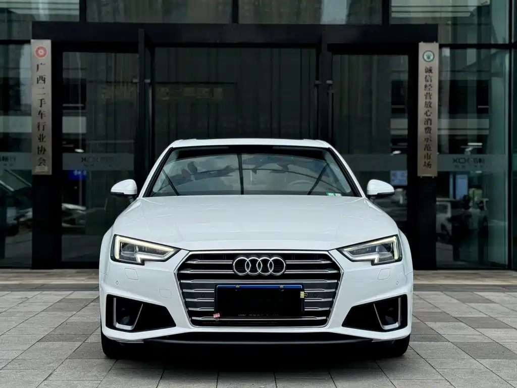 Audi A4L 2019 — фото 2