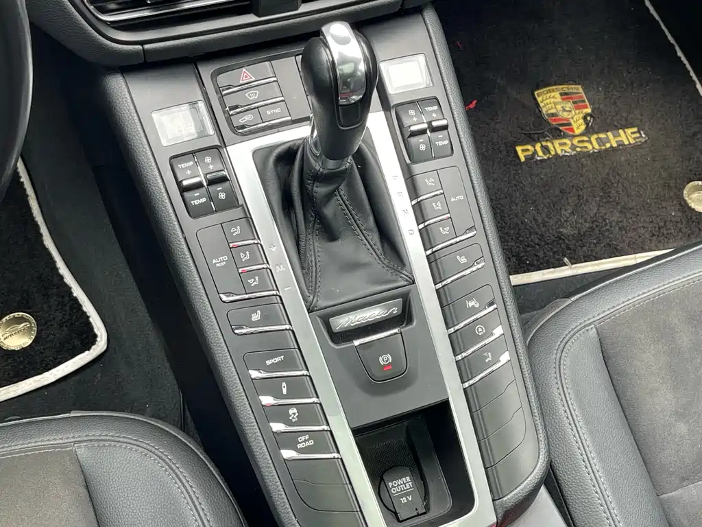 Porsche Macan 2019 — фото 19
