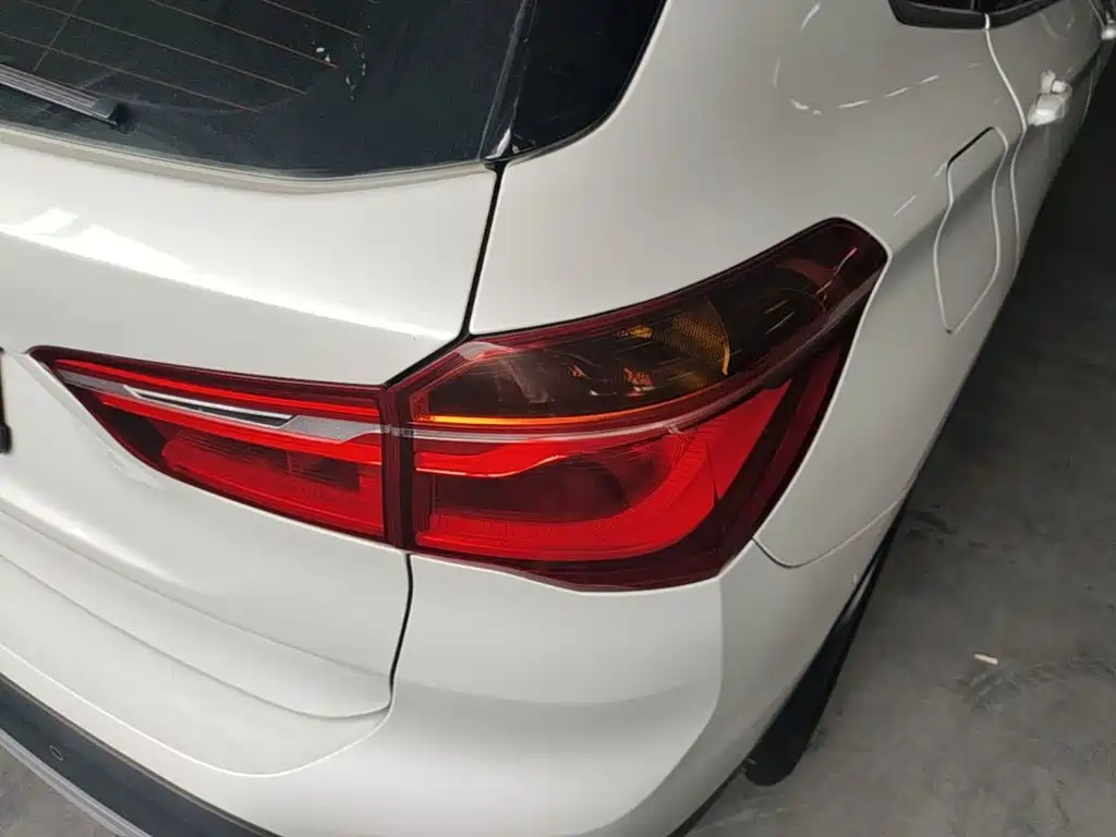 BMW X1 2018 — фото 8