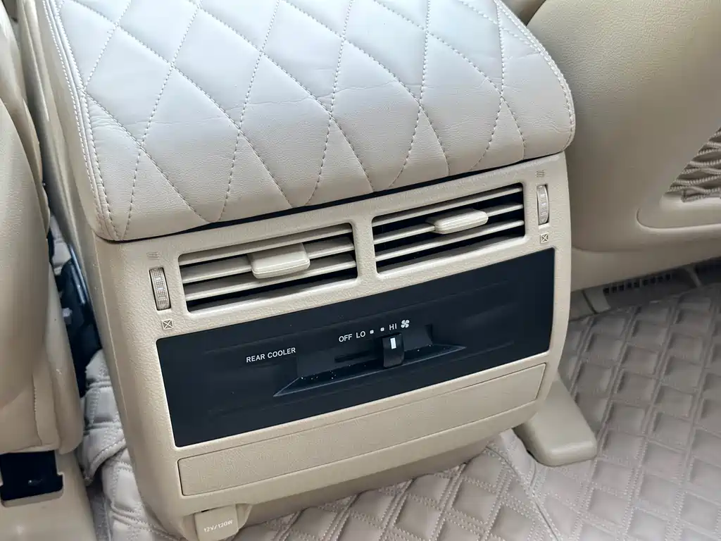 Toyota Land Cruiser 2018 — фото 21