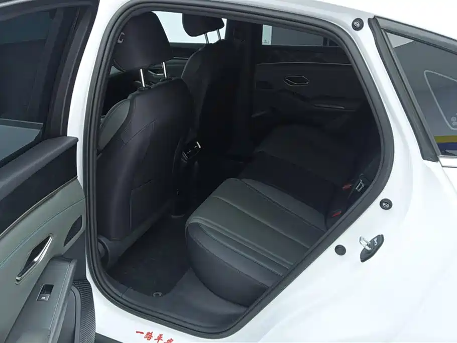 BYD Qin L 2025 — фото 11
