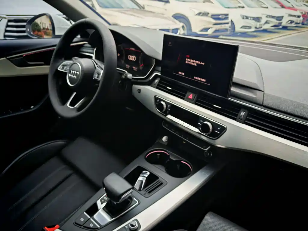 Audi A4L 2021 — фото 18