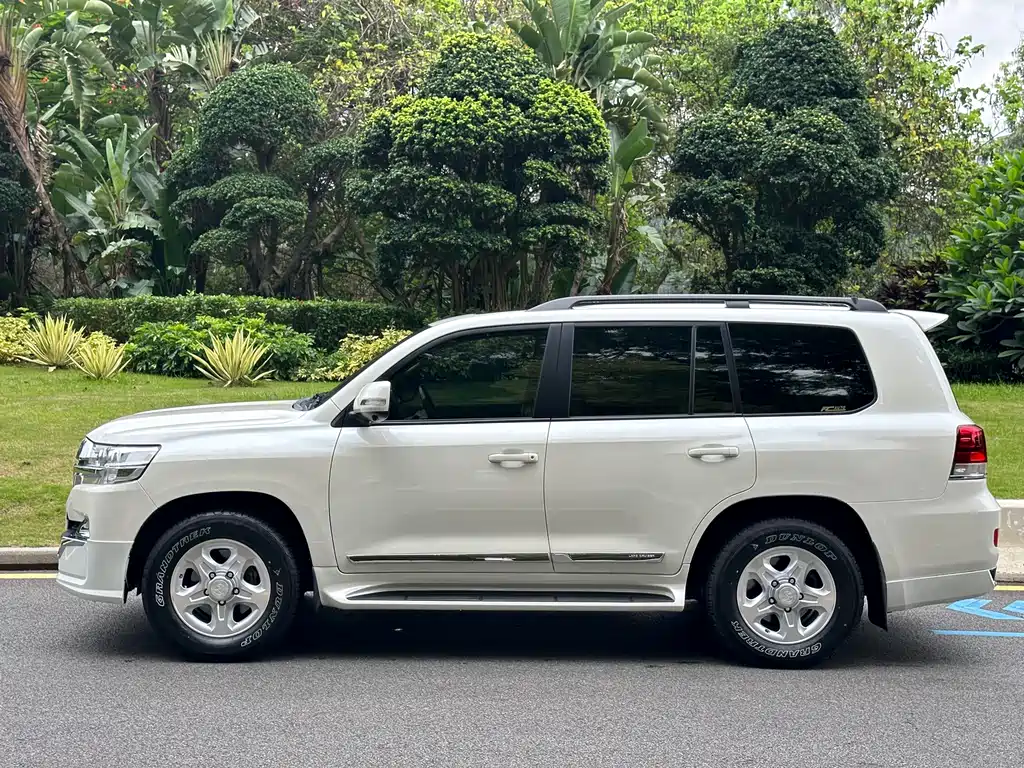 Toyota Land Cruiser 2018 — фото 4