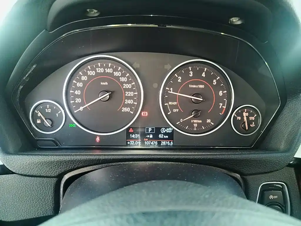 BMW 3 Series 2017 — фото 12