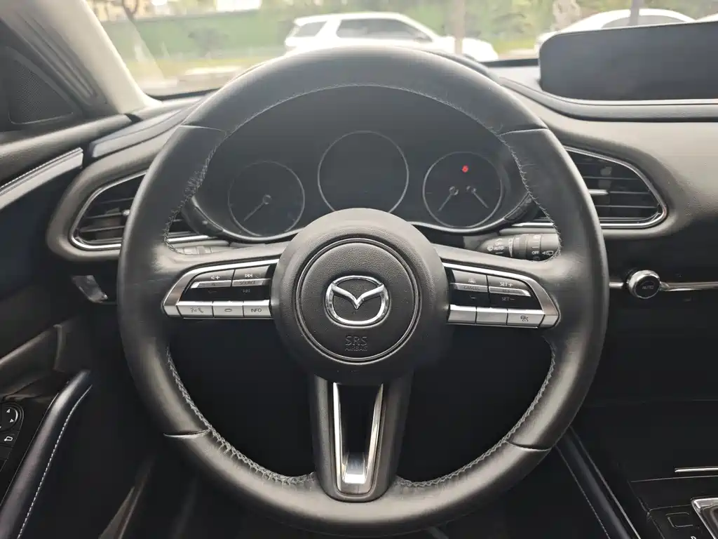 Mazda CX-30 2020 — фото 11