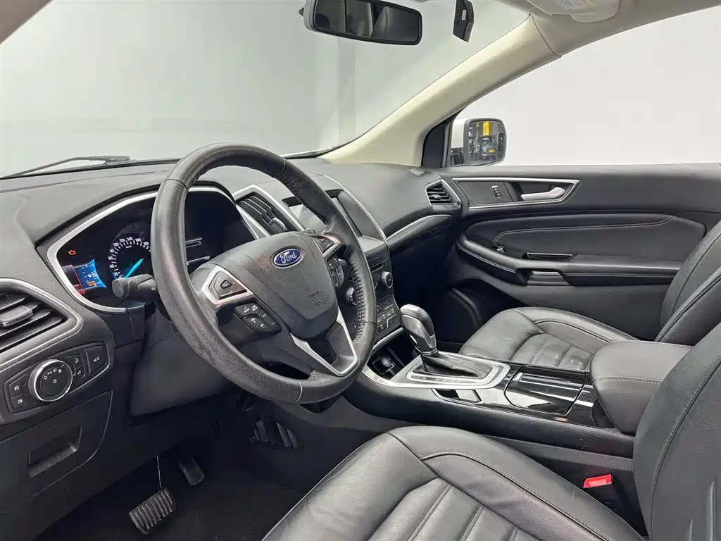 Ford Edge 2018 — фото 13