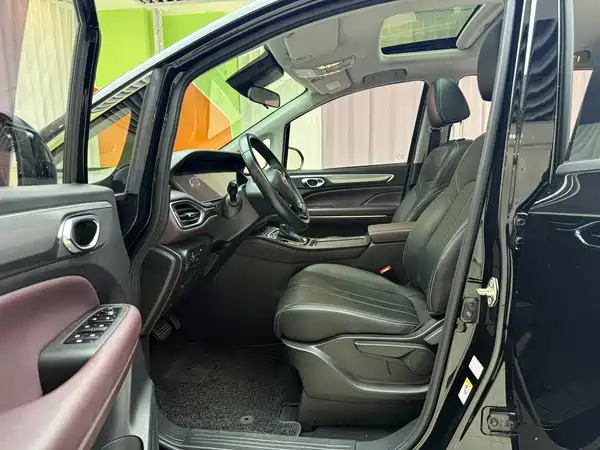 GAC Trumpchi M6 2021