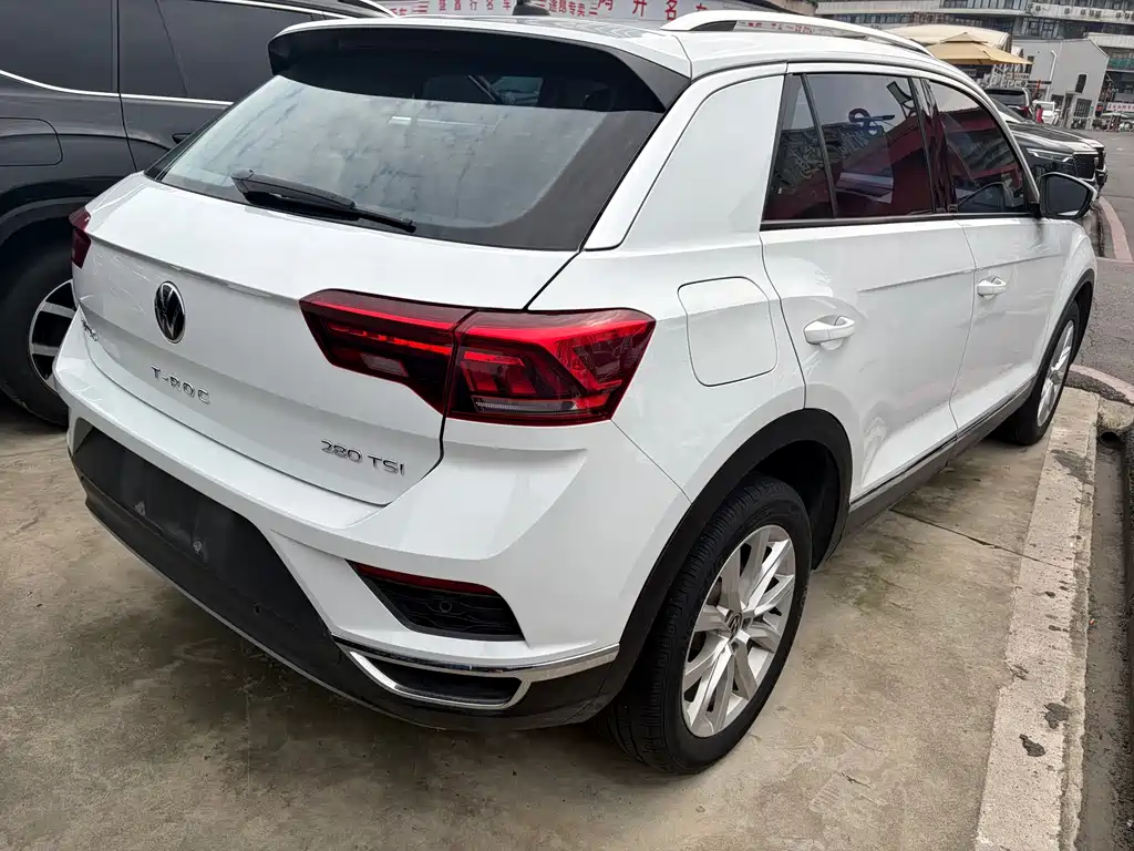 Volkswagen T-Roc 2023 — фото 11