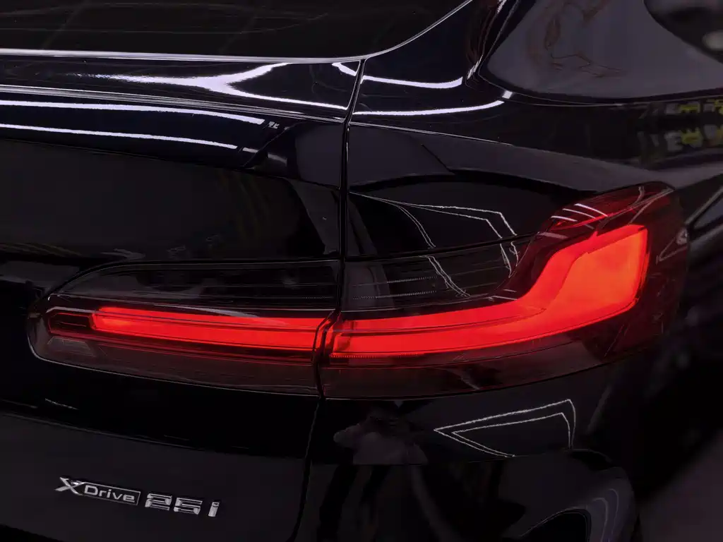 BMW X4 2022 — фото 31