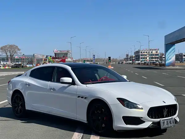 Maserati Quattroporte 2013