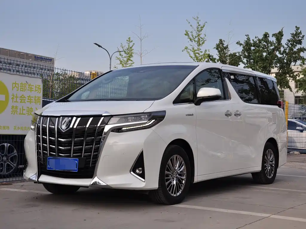Toyota Alphard 2022 — фото 1