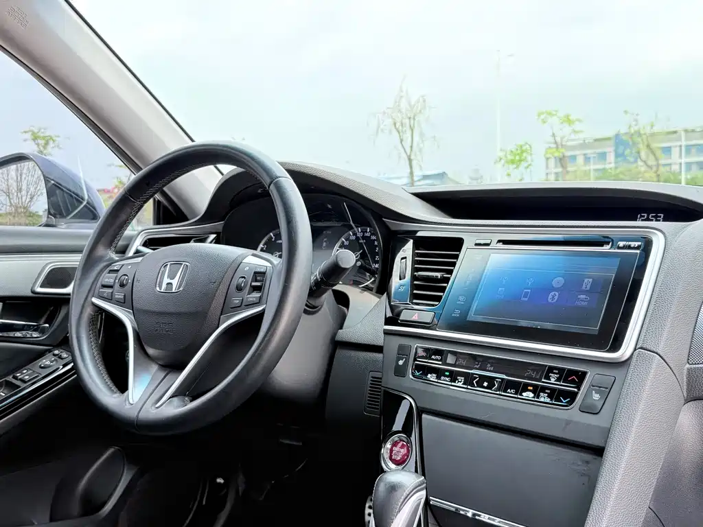 Honda Spirior 2016 — фото 12