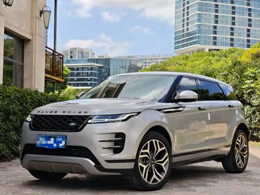 Land Rover Range Rover Evoque 2023 — фото 1