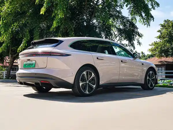 NIO ET5T 2025