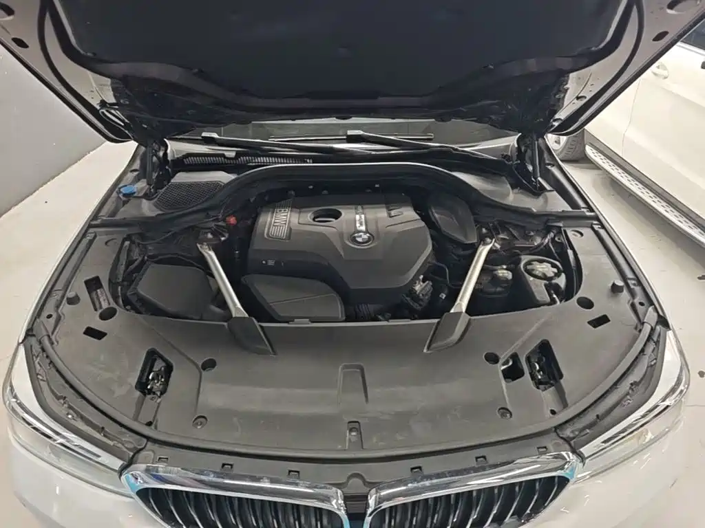 BMW 6 Series GT 2019 — фото 20