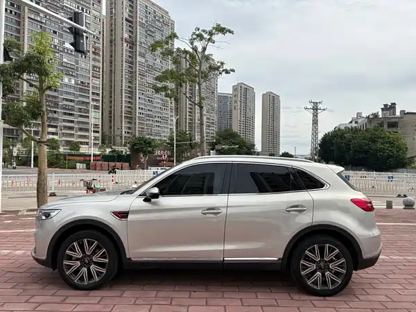 Hongqi HS5 2023