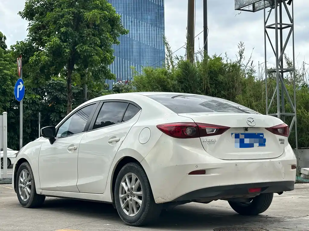 Mazda 3 Axela 2019 — фото 7