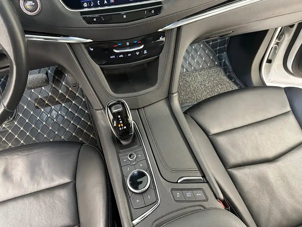 Cadillac XT5 2020 — фото 19