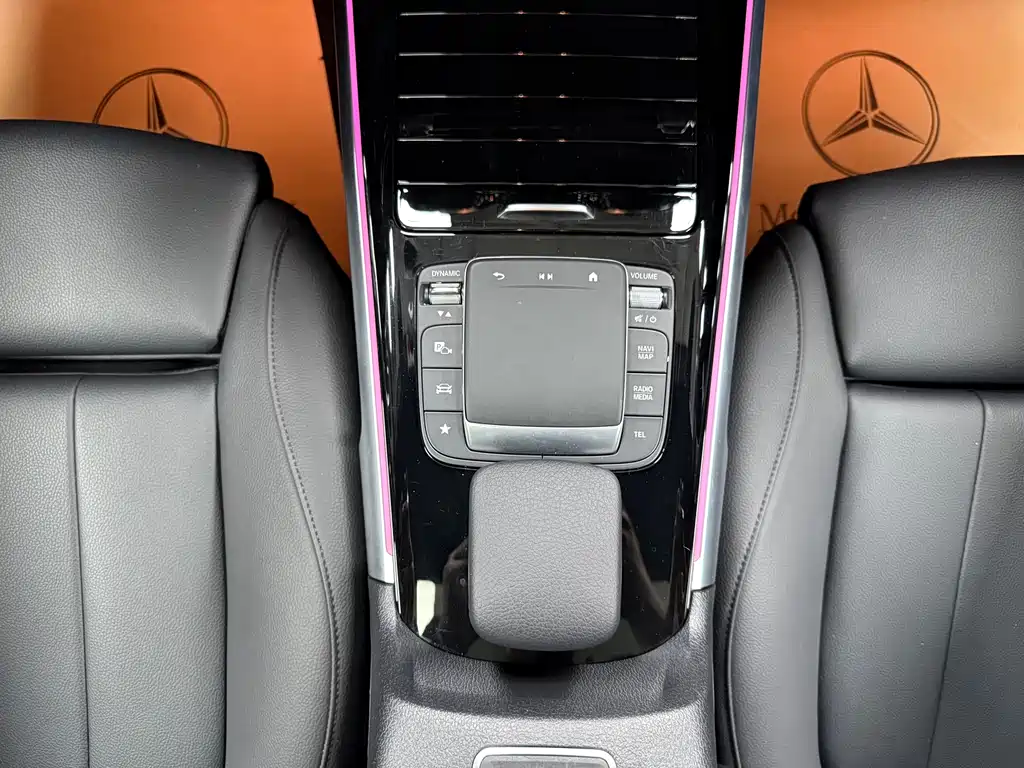 Mercedes-Benz GLB 2024 — фото 8