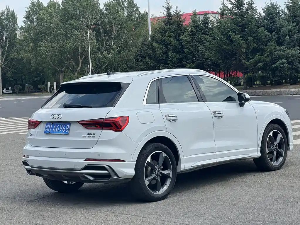 Audi Q3 2022 — фото 19