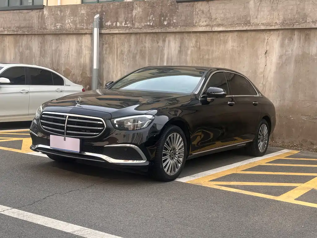 Mercedes-Benz E-Class 2023 — фото 1