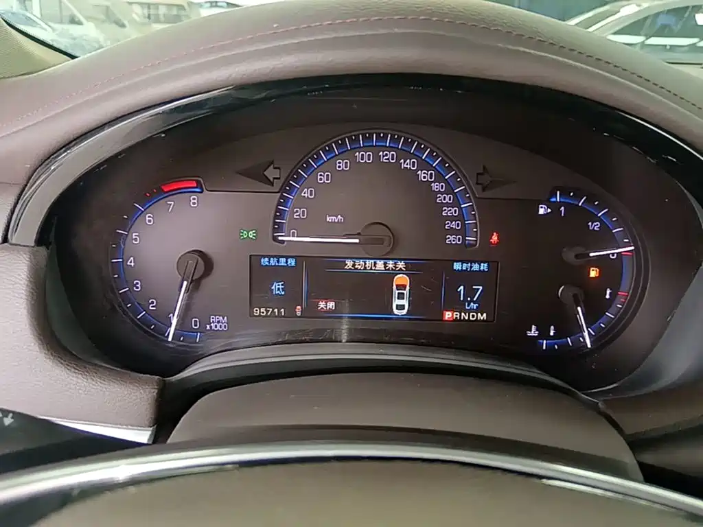 Cadillac XTS 2015 — фото 12