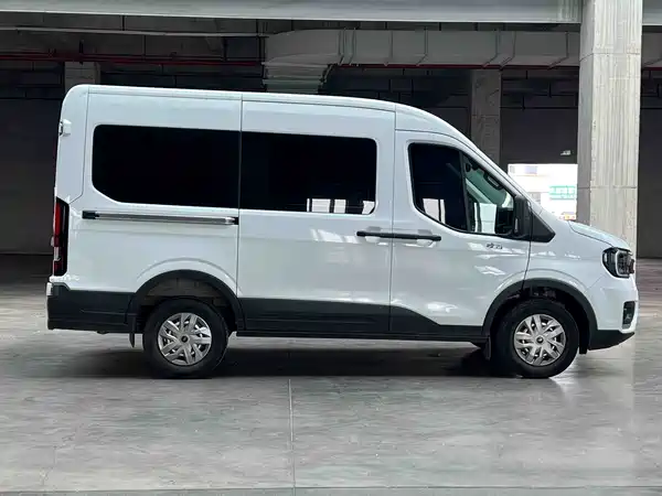 Ford Transit T8 2024