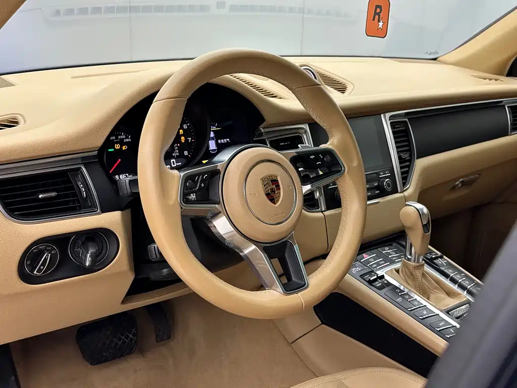 Porsche Macan 2017 — фото 11
