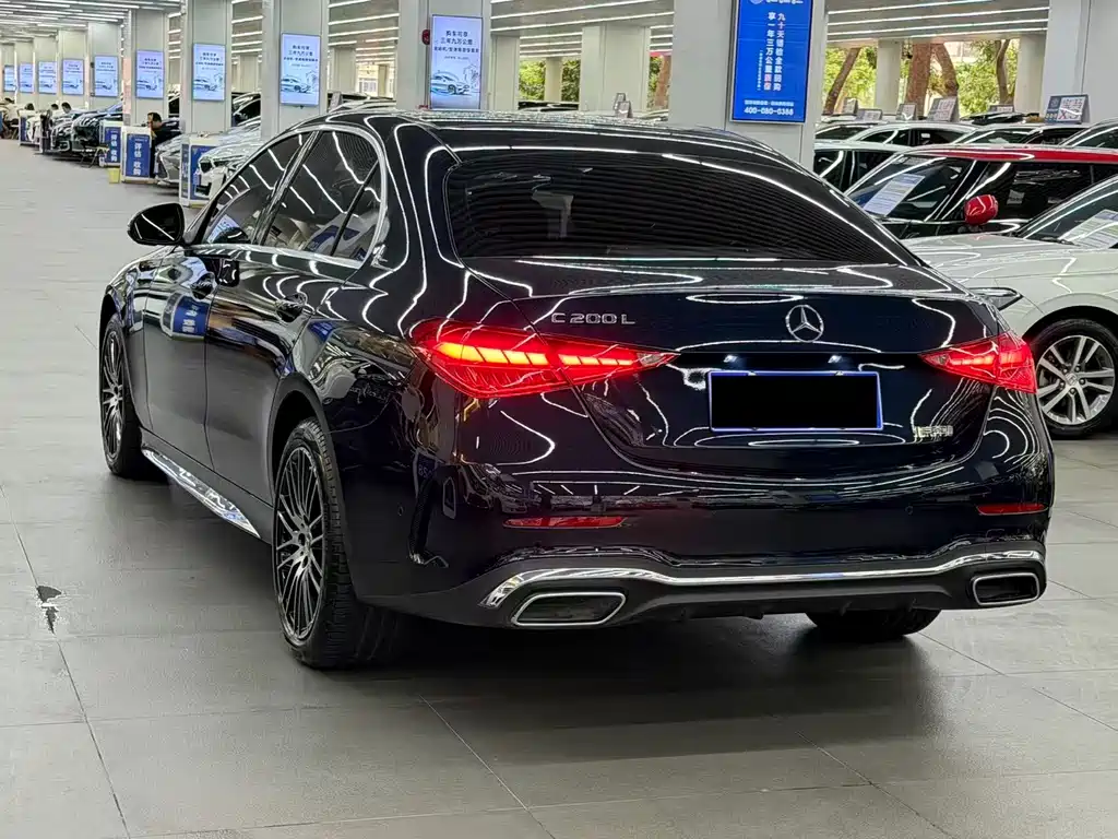 Mercedes-Benz C-Class 2024 — фото 4