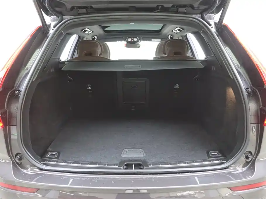 Volvo XC60 2024 — фото 29